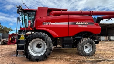 Case 9230 Harvester